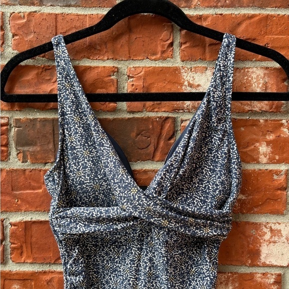 Nip Tuck 4 Multifit Cup Blue Printed Faux Wrap One Peice Swim Bathing Suit - Picture 3 of 9